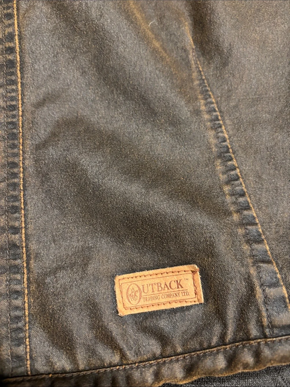 Outback Trading Co. classic dog